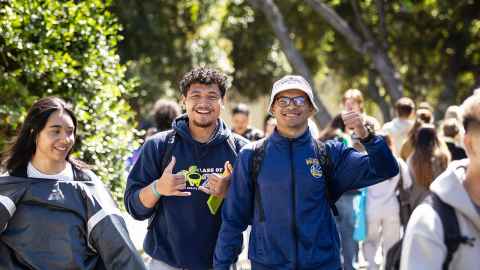 Smiling students at Orientation.