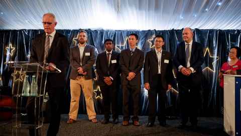 Tim Angeli, Nira Paskaranandavadivel, Peng Du and Leo Cheng winning the UOA Research Excellence Medal, with Prof. Stuart McCutcheon, Hon Steven Joyce and Lily Jeevaratnam (2016)