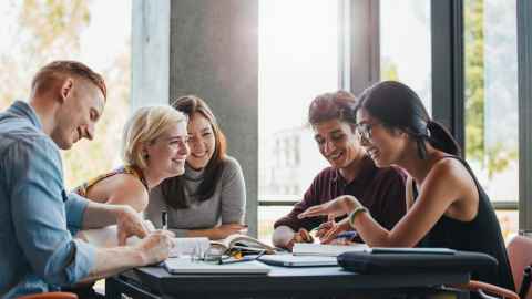 Group of students - 2 men, 3 women