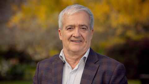 Portrait of Simon Holdaway