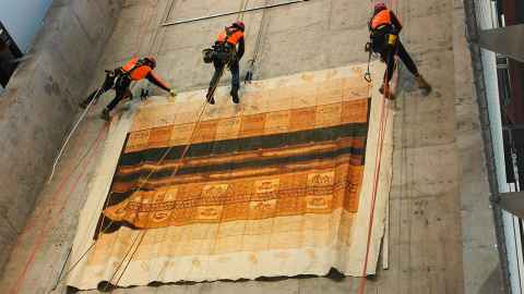 Siu I Moana with abseilers