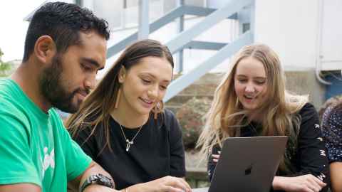 Scholarships and awards-Study Graduate Diploma in Teaching programme – The University of Auckland