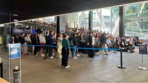 Crowds at Hiwa 