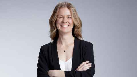 Dr Yvonne Anderson