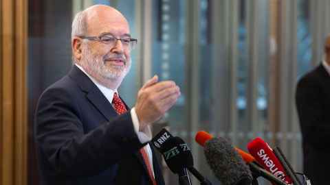 The image shows Distinguished Professor Sir Peter Gluckman, director of Koi Tū: The Centre for Informed Futures and former Chief Science Adviser to the Prime Minister.