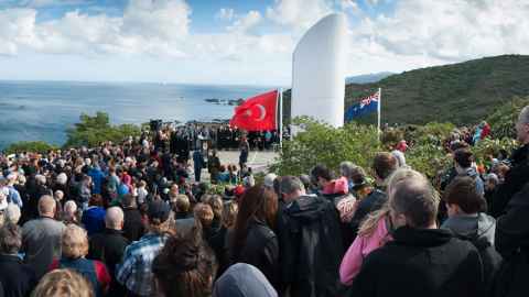 Crowds at the Atatürk memorial.