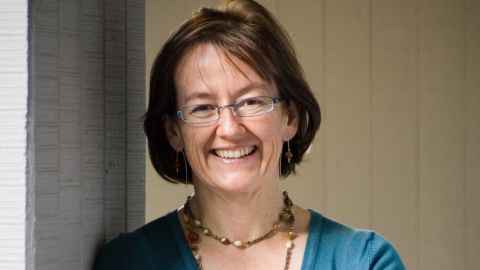 Head shot of Professor Laura Bennet