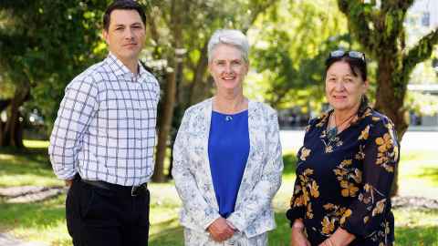 Associate Professor Chris McKinlay, Professor Jane Harding and kaiarahi Jenny Rogers are three members of the winning team. 