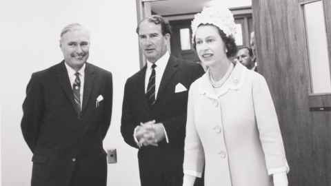 Philson Library’s first librarian Harry Erlam, the inaugural dean of the Med School, the late Professor Cecil Lewis and the Queen in 1970.