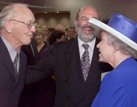 Professor Graham 'Mont' Liggins, Professor Sir Peter Gluckman, the founding director of the Liggins Institute, and Queen Elizabeth II.