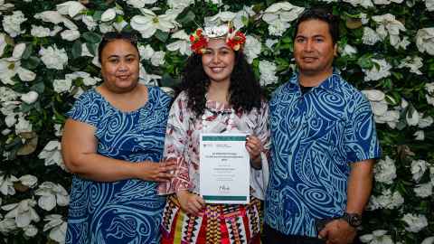 MAPAS graduate, Avaee Tautu (centre) with her parents.