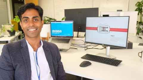 Dr Nandoun Abeysekere has developed Avasa, a revolutionary coupling device for vascular surgery.