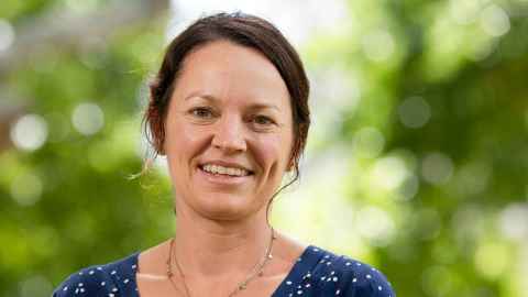 Dr Kelly Burrowes