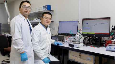 PhD student Ruihu Lu (left) and Ziyung Wang