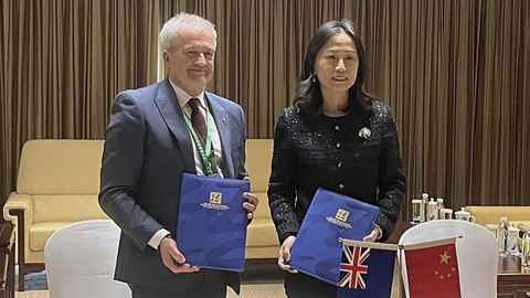 RESEARCH CENTRE SIGNING: Associate Deputy Vice-Chancellor, Research, Professor Simon Holdaway with Dr Wei Jing, former Deputy Director-General , Centre for Language Education and Cooperation, Ministry of Education, People's Republic of China. 