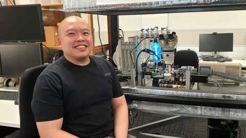 Dr JC Han in his lab