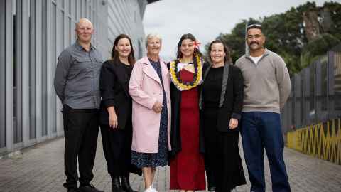 Image of graduate Taiarn Tavui with her family
