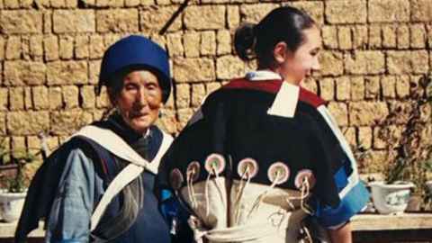 A younger Alice and her great aunt in Lijiang, Yunnan, China
