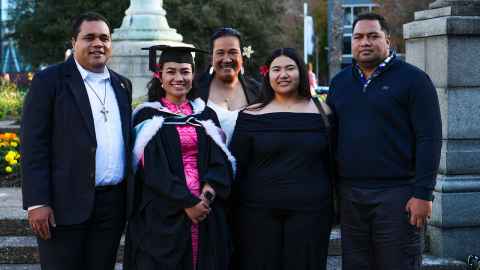 Image of Nikita Sionetali-Tuitea and family.