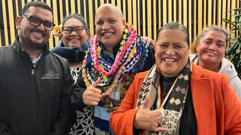 Teariki Tuiono with his colleagues from UoA