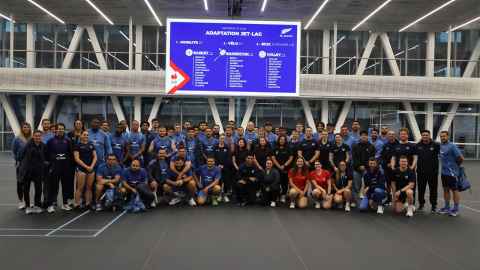 The French Rugby team have been using Hiwa for gym sessions, and were happy to have a team photo with Hiwa staff. 