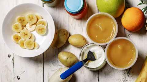 Various unbranded baby foods.