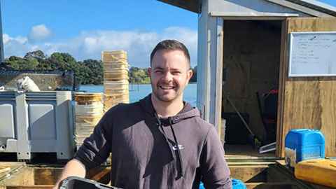 Marine scientist Dr Brad Skelton is researching how to reduce spat losses in the greenshell mussel industry. Marine scientist Dr Brad Skelton is researching how to reduce spat losses in the greenshell mussel industry.
