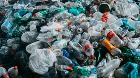 A circular economy requires manufacturers to take responsibility for the entire life cycle of their products. Photo: Elbert Lora.