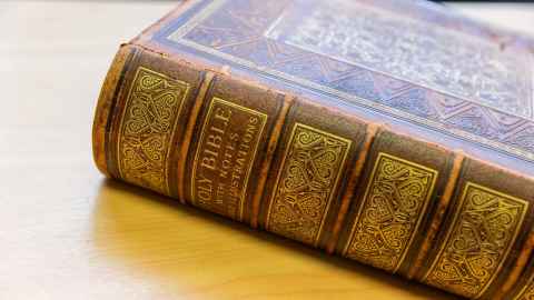 Maclaurin Chapel Bible