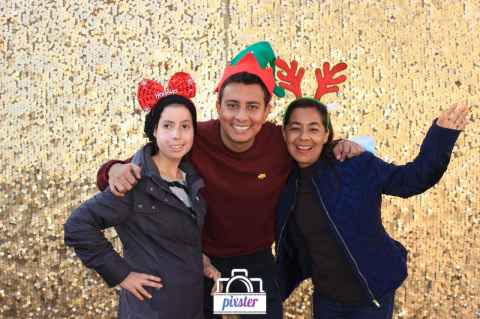 Luis and Hany with mum on Christmas