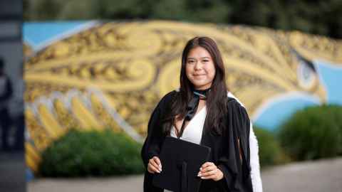 Image of UoA graduate Serina McCarthy