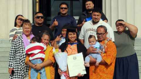 Image of Seulele Vine and her family