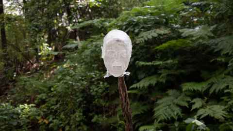Lara Pyves' sculpture.