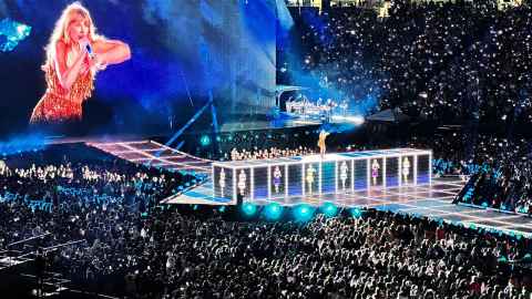 Image from Taylor Swift concert, with huge crowd