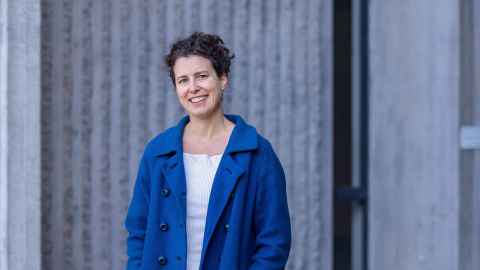 Associate Professor Samantha Holdsworth