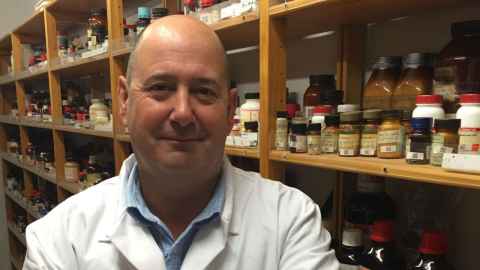 Associate Professor Mike Hay (pictured) and Dr Cho Rong Hong are developing a new pro-drug to treat head and neck cancers. 