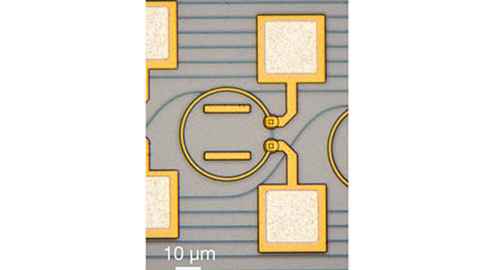 The top image shows a wafer on which many photonic chips have been mass-manufactured. The bottom images zoom in closer and closer, with the bottommost showing a single device in which a comb is generated. Credit:Grégory Moille.
