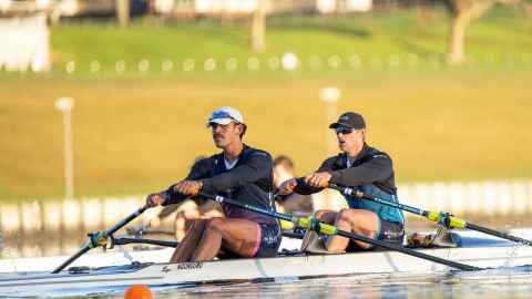 Image of Arie Rasmussen Magasiva rowing on the water