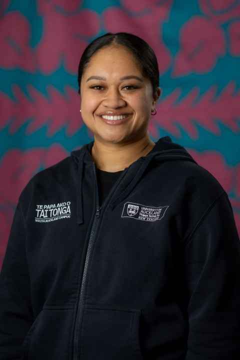 Seulele Vine, UniBound Student Support Advisor