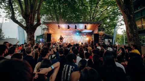 group of students posing at a uni event