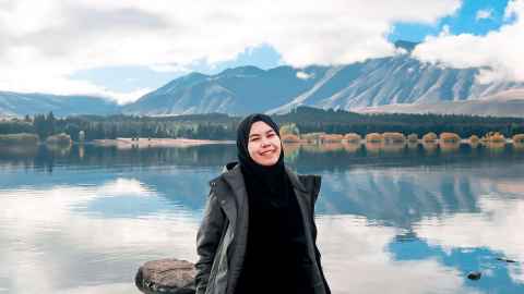 A picture of International student Dina Hanifah