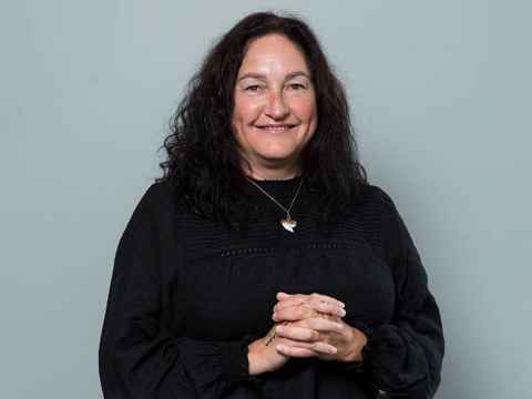 Ihonuku Māori | Te Kawehau Hoskins, Ngāti Hau, Ngāpuhi