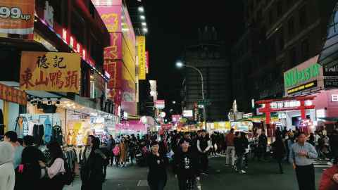 Yizhong Street night market, Taichung