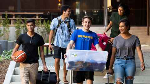 Students moving into Grafton Hall